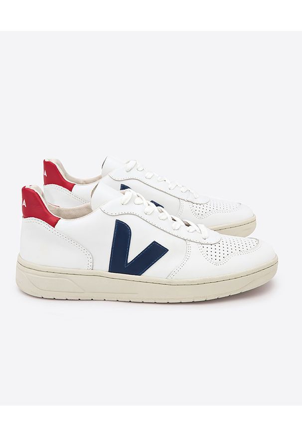 Veja - VEJA - Białe sneakersy z logo V-10. Okazja: na co dzień. Kolor: biały. Materiał: jeans, materiał. Wzór: aplikacja