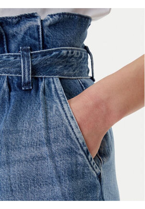 Mustang Szorty jeansowe Jericho 1016559 Niebieski Loose Fit. Kolor: niebieski. Materiał: lyocell