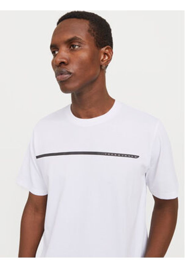 Jack & Jones - Jack&Jones T-Shirt Fusion 12273120 Biały Regular Fit. Kolor: biały. Materiał: bawełna, syntetyk