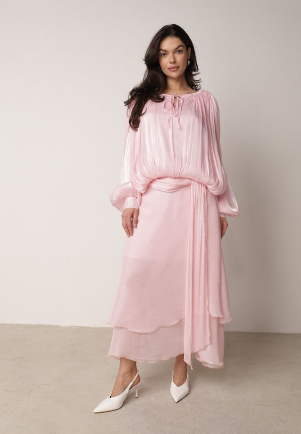 Born2be - Różowa Szyfonowa Sukienka Koktajlowa o Rozkloszowanym Kroju Thagune. Okazja: na randkę. Kolor: różowy. Materiał: szyfon. Styl: wizytowy