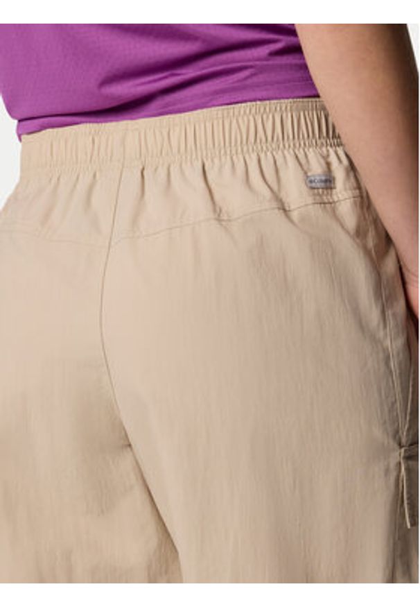 columbia - Columbia Spodnie outdoor Sandier™ Parachute Pant 2119061 Beżowy Relaxed Fit. Kolor: beżowy. Materiał: syntetyk. Sport: outdoor