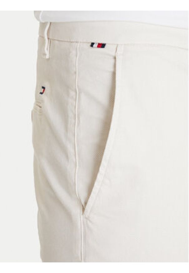 TOMMY HILFIGER - Tommy Hilfiger Chinosy Denton MW0MW41923 Écru Straight Fit. Kolor: kremowy. Materiał: bawełna