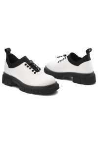 Białe Półbuty Artiker Wygodne Skórzane Buty Damskie. Okazja: na co dzień. Kolor: biały. Materiał: skóra. Styl: casual #8