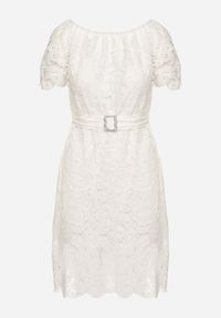 Born2be - Biała Koronkowa Sukienka z Bawełną Ozdobiona Paskiem z Perełkami i Cyrkoniami Nerevin. Okazja: na co dzień, na imprezę. Kolor: biały. Materiał: bawełna, koronka. Wzór: aplikacja. Typ sukienki: proste. Styl: casual, klasyczny #5
