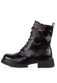 Czarne trapery damskie M.Daszyński 2508-4. Nosek buta: okrągły. Zapięcie: sznurówki. Kolor: czarny. Materiał: skóra. Wzór: aplikacja. Sezon: zima, jesień #1