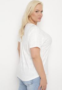Born2be - Biały T-shirt z Ażurowym Wzorem Mleassa. Okazja: na co dzień. Kolor: biały. Wzór: ażurowy. Styl: casual, elegancki #3