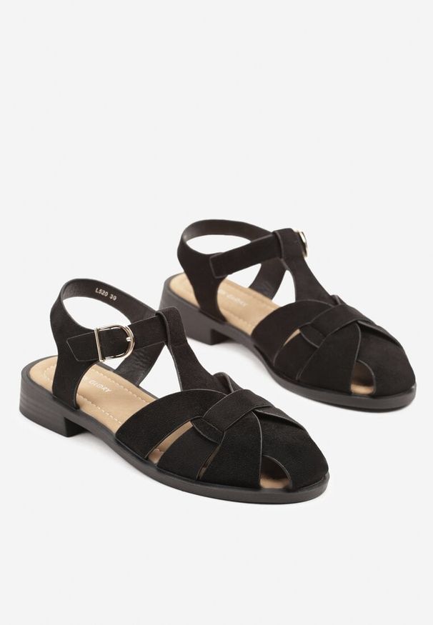 Born2be - Czarne Sandały z Przeplatanymi Paskami z Imitacji Zamszu Sorellea. Okazja: na co dzień. Zapięcie: pasek. Kolor: czarny. Materiał: zamsz. Obcas: na obcasie. Styl: klasyczny, elegancki, casual. Wysokość obcasa: niski