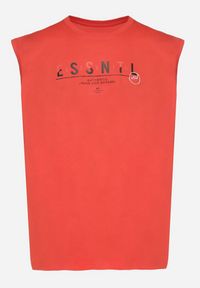 Born2be - Czerwona Bawełniany Tank Top z Ozdobnym Nadrukiem Poleldi. Okazja: na co dzień. Kolor: czerwony. Materiał: bawełna. Wzór: nadruk. Styl: klasyczny, casual, elegancki