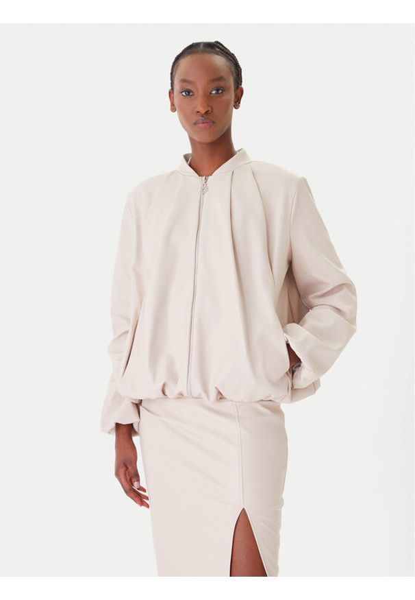 Rinascimento Kurtka z imitacji skóry CFC0127530003 Beżowy Relaxed Fit. Kolor: beżowy. Materiał: skóra