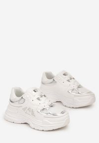 Renee - Białe Sneakersy na Tłoczonej Podeszwie z Ozdobnymi Wstawkami Lanevi. Kolor: biały. Wzór: aplikacja, kolorowy #2