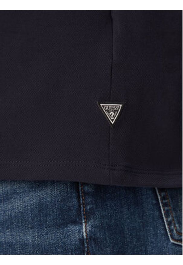 Guess Polo M6YP28 K4475 Granatowy Slim Fit. Typ kołnierza: polo. Kolor: niebieski. Materiał: bawełna