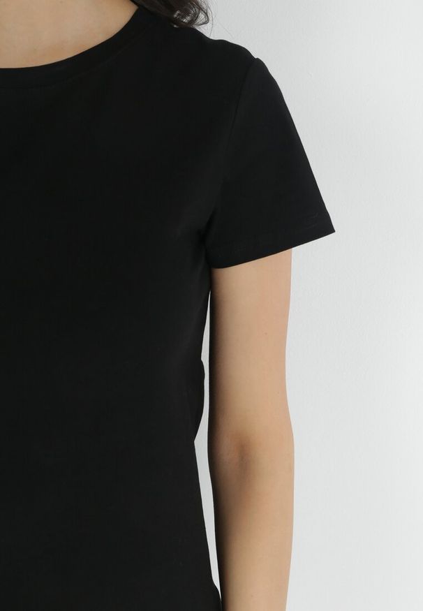 Born2be - Czarny Basicowy T-shirt Acatine. Okazja: na co dzień. Kolor: czarny. Materiał: dzianina. Styl: casual
