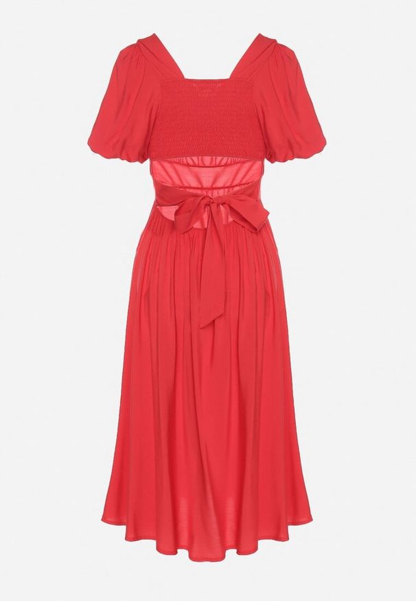 Born2be - Czerwona Sukienka z Wiskozy i Kwadratowym Dekoltem Devalin. Okazja: na co dzień. Typ kołnierza: dekolt kwadratowy. Kolor: czerwony. Materiał: wiskoza. Długość rękawa: krótki rękaw. Styl: elegancki, casual