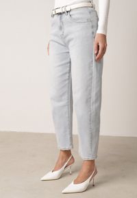 Born2be - Niebieskie Jeansy z Bawełną o Fasonie Mom Fit z Wysokim Stanem Vrenes. Okazja: na co dzień, na spotkanie biznesowe. Stan: podwyższony. Kolor: niebieski. Styl: casual, biznesowy, klasyczny #5