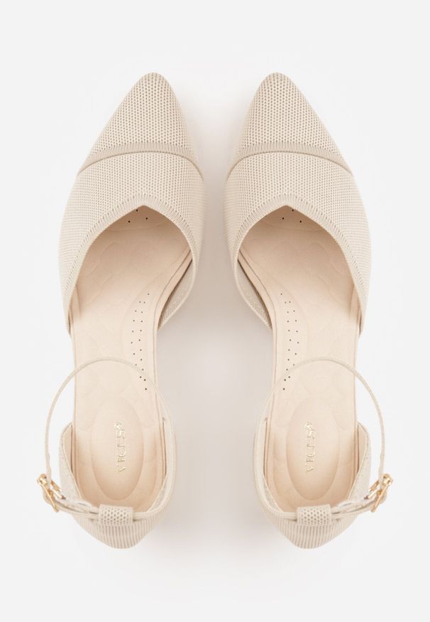 Born2be - Beżowe Strukturalne Czółenka VICES na Słupku z Paskiem wokół Kostki Kallimei. Okazja: na spotkanie biznesowe, na co dzień. Zapięcie: pasek. Kolor: beżowy. Materiał: jeans. Obcas: na słupku. Styl: elegancki, biznesowy, casual