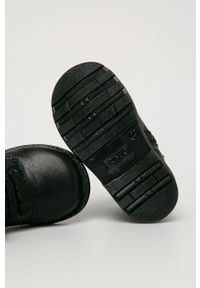 Primigi - Buty dziecięce. Nosek buta: okrągły. Zapięcie: zamek. Kolor: czarny. Materiał: syntetyk, materiał, skóra. Szerokość cholewki: normalna. Sezon: zima #2