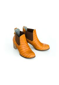 Zapato - sztyblety na obcasie - skóra naturalna - model 455 - kolor brąz przypalany (38). Okazja: na co dzień. Kolor: brązowy. Materiał: skóra. Sezon: wiosna, zima, lato, jesień. Obcas: na obcasie. Styl: klasyczny, street, casual. Wysokość obcasa: średni #2