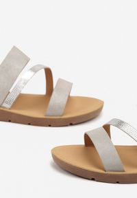Renee - Srebrne Klapki z Cyrkoniami Lirivine. Okazja: na co dzień, na imprezę, na plażę. Kolor: srebrny. Wzór: aplikacja. Styl: elegancki, casual #6