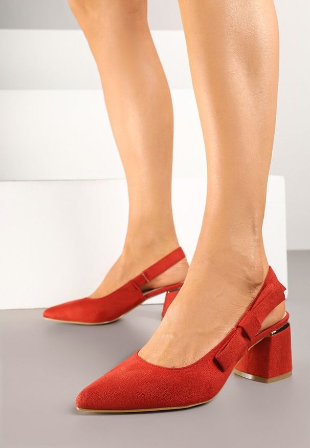 Renee - Czerwone Sandały na Słupku Vices Slingback ze Skórzaną Wkładką Vevoline. Okazja: na co dzień, do pracy, na spotkanie biznesowe. Zapięcie: sprzączka. Kolor: czerwony. Materiał: skóra. Sezon: lato. Obcas: na słupku. Styl: klasyczny, casual, biznesowy, elegancki