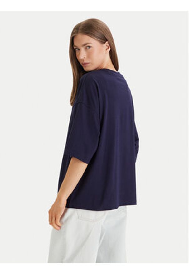 Calvin Klein Jeans T-Shirt LV047D204G Fioletowy Oversize. Kolor: fioletowy. Materiał: bawełna