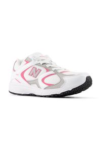Buty dziecięce New Balance P40826U – białe. Kolor: srebrny. Materiał: syntetyk, materiał. Szerokość cholewki: normalna. Sezon: lato. Sport: turystyka piesza #2