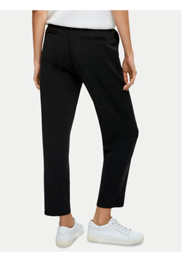 s.Oliver Spodnie materiałowe 2145630 Czarny Slim Fit. Kolor: czarny. Materiał: materiał, syntetyk