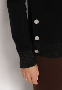 Born2be - Czarny Sweter z Guzikami z Boku Tusiana. Okazja: na co dzień. Kolor: czarny. Materiał: jeans. Styl: klasyczny, casual #2