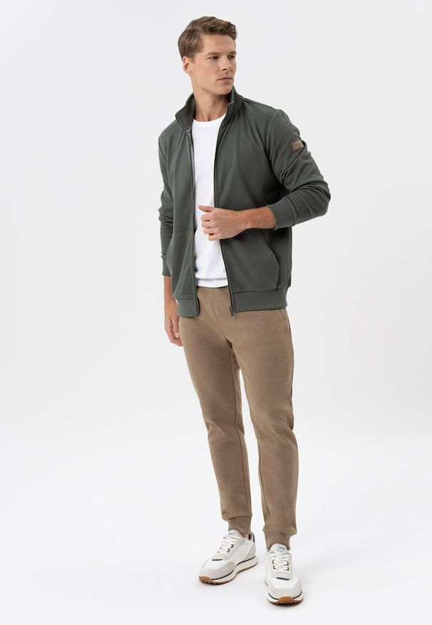 Volcano - Joggery dresowe N-BEN. Materiał: dresówka. Wzór: gładki, napisy. Sport: fitness