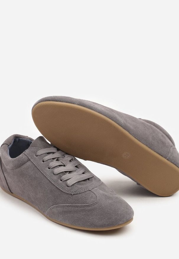 Born2be - Szare Skórzane Sneakersy w Klasycznym Stylu Fonavina. Okazja: na co dzień, na spacer. Kolor: szary. Materiał: skóra. Obcas: na płaskiej podeszwie. Sport: turystyka piesza