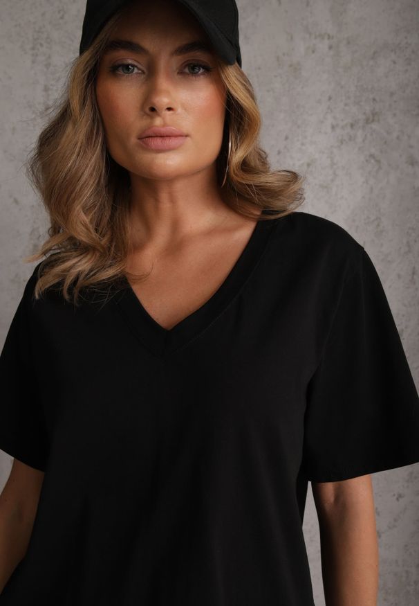 Renee - Czarny T-shirt Bawełniany z Dekoltem w V Adozixie. Okazja: na co dzień. Kolor: czarny. Materiał: bawełna. Styl: street, casual