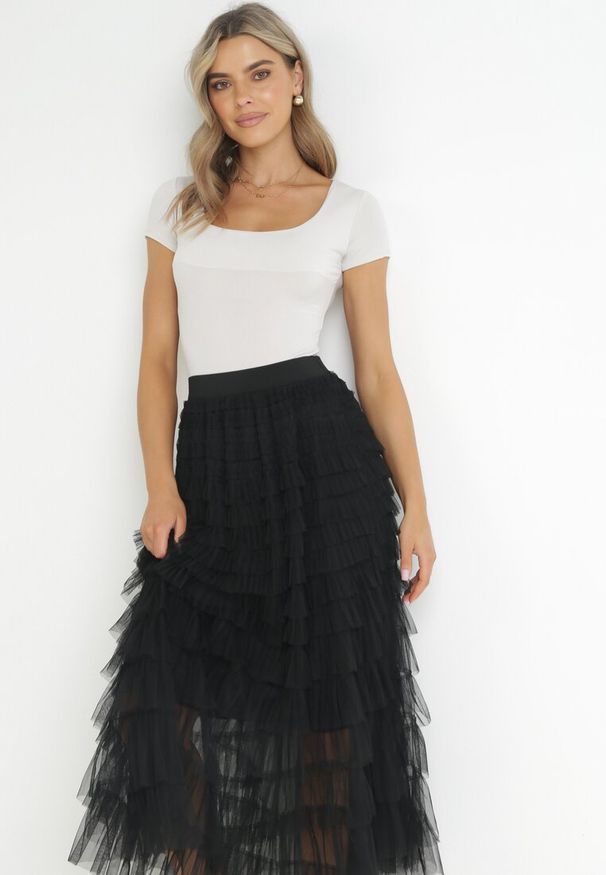 Born2be - Czarna Rozkloszowana Spódnica Maxi z Gumką w Talii i Falbankami Kashika. Kolor: czarny. Materiał: tiul. Sezon: lato, wiosna