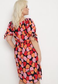 Born2be - Różowa Trapezowa Sukienka Bawełniana z Elastycznym Dekoltem i Sznurkiem w Talii Eeraphina. Kolor: różowy. Materiał: bawełna. Typ sukienki: trapezowe. Styl: wizytowy, rockowy, elegancki #5