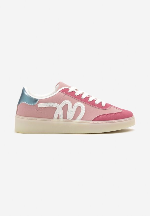 Born2be - Różowe Sneakersy w Stylu Klasycznych Tenisówek z Ozdobną Aplikacją Elddiva. Okazja: na co dzień. Nosek buta: okrągły. Zapięcie: sznurówki. Kolor: różowy. Materiał: jeans. Wzór: aplikacja. Sezon: lato, wiosna