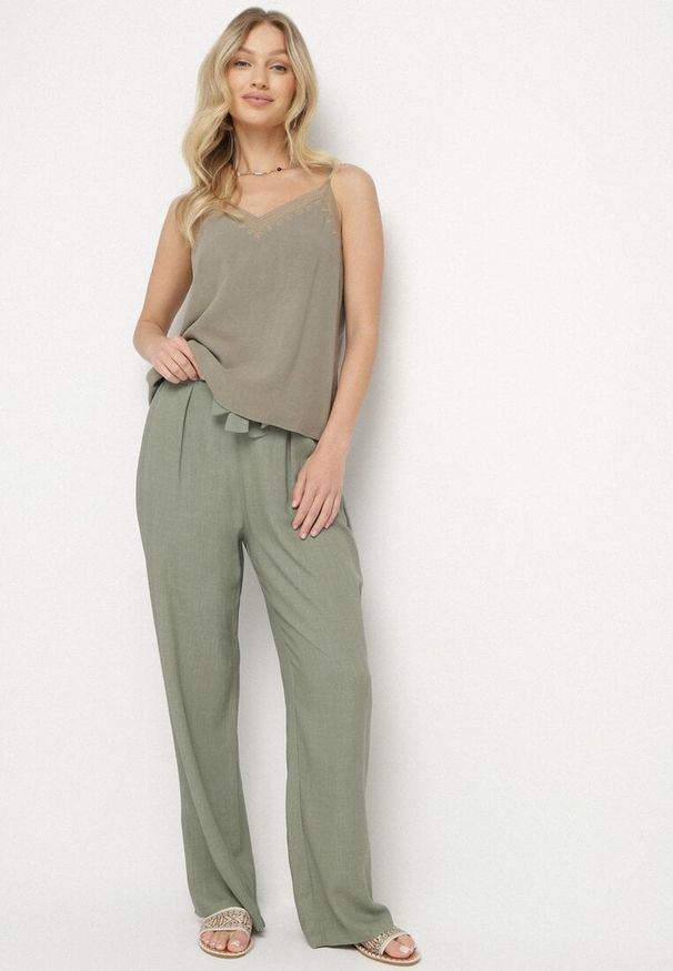 Born2be - Zielone Spodnie z Lnem o Prostym Kroju z Wiązaniem w Pasie i Wysokim Stanem Linalietia. Okazja: na co dzień. Stan: podwyższony. Kolor: zielony. Materiał: len. Styl: casual