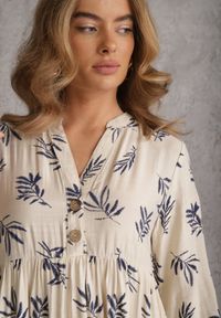 Renee - Jasnobeżowa Wiskozowa Sukienka o Rozkloszowanym Kroju z Guzikami przy Dekolcie Seave. Okazja: na co dzień. Kolor: beżowy. Materiał: wiskoza. Wzór: nadruk. Typ sukienki: rozkloszowane, oversize. Styl: boho, casual #5