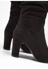 bonprix - Kozaki z marszczoną cholewką. Kolor: czarny. Materiał: skóra, welur. Szerokość cholewki: normalna. Obcas: na obcasie. Wysokość obcasa: średni #3