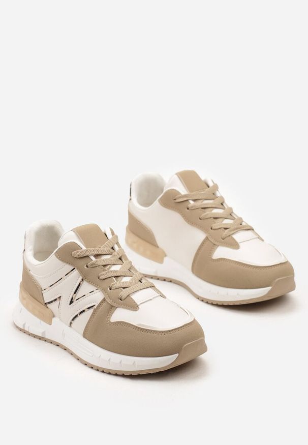 Born2be - Ciemnobeżowe Sznurowane Sneakersy na Płaskiej Podeszwie z Metalicznym Wykończeniem Vivamarie. Nosek buta: okrągły. Zapięcie: sznurówki. Kolor: beżowy. Obcas: na płaskiej podeszwie. Wysokość obcasa: niski