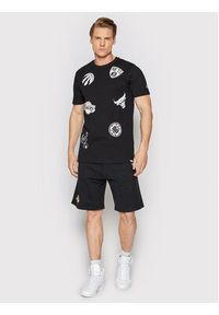 New Era T-Shirt NBA Multi Team Logo 12590895 Czarny Regular Fit. Kolor: czarny. Materiał: bawełna