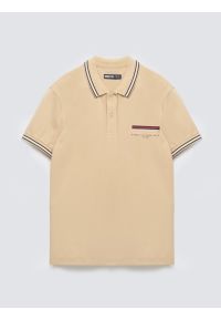 Big-Star - Koszulka męska polo z kontrastowym wykoŅczeniem beżowa Polos 801. Typ kołnierza: polo. Kolor: beżowy. Materiał: dzianina, skóra. Wzór: nadruk. Sezon: lato. Styl: elegancki #3