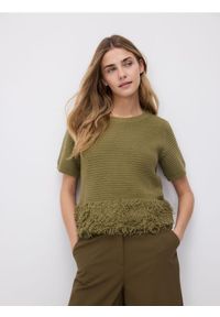 Reserved - Sweter z krótkim rękawem - oliwkowy. Kolor: oliwkowy. Materiał: dzianina, bawełna. Długość rękawa: krótki rękaw. Długość: krótkie #1