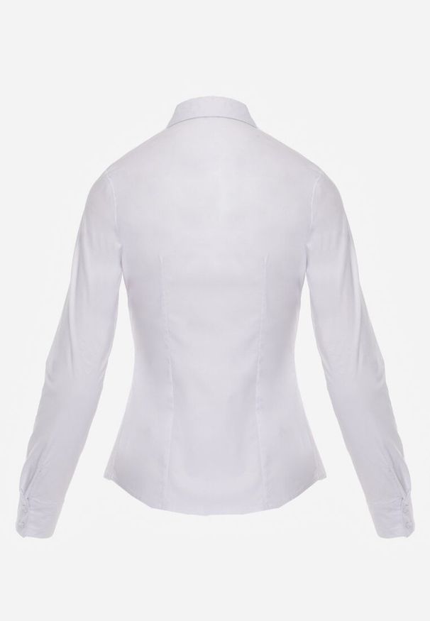 Renee - Biała Klasyczna Koszula Zapinana na Guziki Vikria. Okazja: na co dzień, na randkę. Kolor: biały. Materiał: jeans. Długość rękawa: długi rękaw. Długość: długie. Wzór: aplikacja. Styl: klasyczny