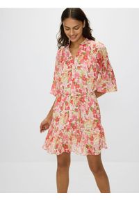 Reserved - Sukienka mini w kwiaty - pastelowy róż. Kolor: różowy. Materiał: tkanina. Wzór: kwiaty. Długość: mini