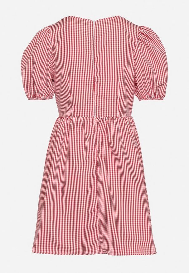 Born2be - Czerwona Rozkloszowana Sukienka w Kratkę Vichy w Stylu Retro z Wiązaniem Telionea. Okazja: na co dzień. Kolor: czerwony. Wzór: kratka. Typ sukienki: rozkloszowane. Styl: retro