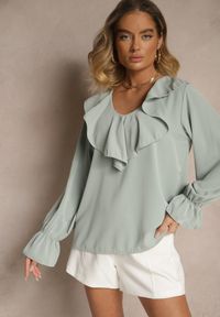 Renee - Jasnozielona Bluzka Ozdobiona Falbanką Tananissa. Kolor: zielony. Wzór: aplikacja. Styl: klasyczny, elegancki