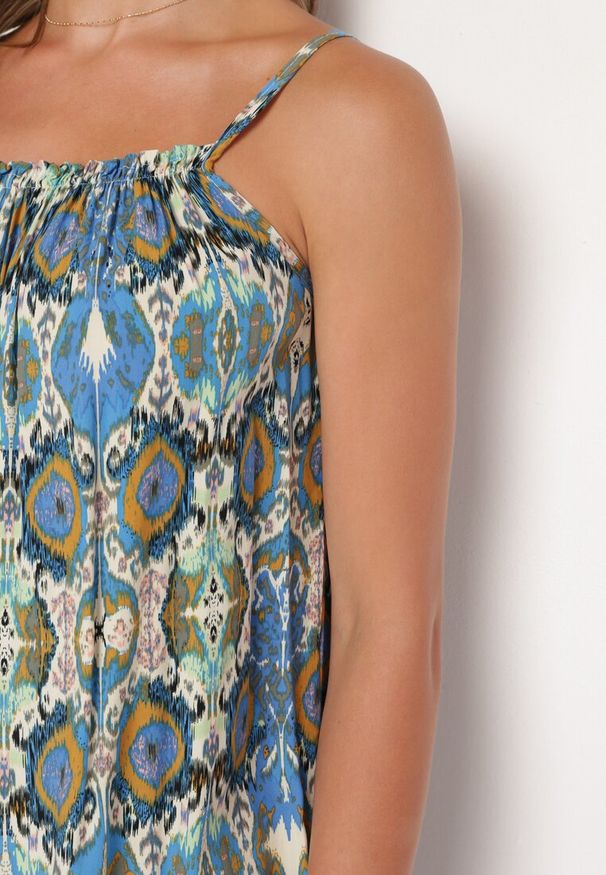 Born2be - Niebieska Bawełniana Sukienka o Rozkloszowanym Kroju na Ramiączkach Tesarae. Okazja: na co dzień, na plażę. Typ kołnierza: dekolt kwadratowy. Kolor: niebieski. Materiał: bawełna. Długość rękawa: na ramiączkach. Sezon: lato. Styl: casual