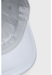 Calvin Klein czapka z daszkiem bawełniana kolor niebieski z aplikacją. Kolor: niebieski. Materiał: bawełna. Wzór: aplikacja #2