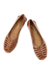 Baleriny damskie Maciejka, cholewka ze skóry naturalnej licowej wsuwany fason na płaskiej podeszwie, brązowe, P7541-29/00-1. Kolor: brązowy. Materiał: skóra. Szerokość cholewki: normalna. Obcas: na płaskiej podeszwie #4