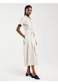 Big-Star - Sukienka damska midi lniana z wiązaniem w pasie beżowa Okire 800. Okazja: na co dzień. Kolor: beżowy. Materiał: len. Długość rękawa: krótki rękaw. Sezon: lato. Typ sukienki: koszulowe, proste. Styl: casual, elegancki. Długość: midi #3