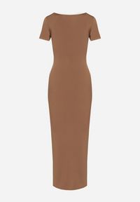 Born2be - Brązowa Taliowana Sukienka z Wiskozą z Marszczeniem Milasela. Kolor: brązowy. Materiał: wiskoza. Styl: klasyczny, elegancki #6
