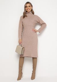 Born2be - Beżowa Sukienka z Wełną o Swetrowym Fasonie z Golfem Haweilla. Typ kołnierza: golf. Kolor: beżowy. Materiał: wełna. Sezon: jesień, zima #3